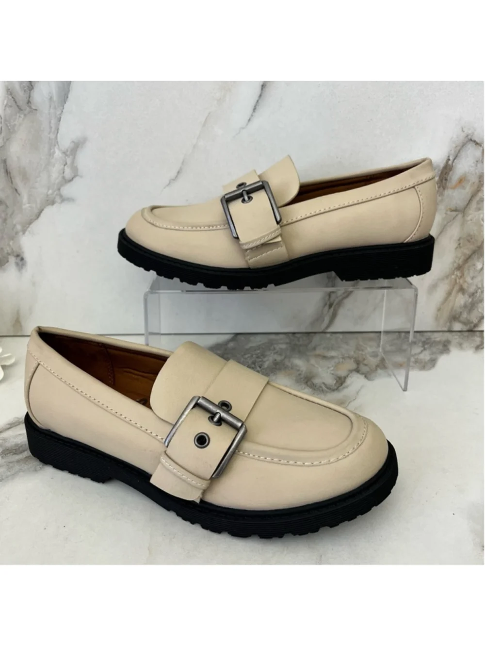 ZODIAC Renee Buckle Loafer in Ivory Size 8 NEW